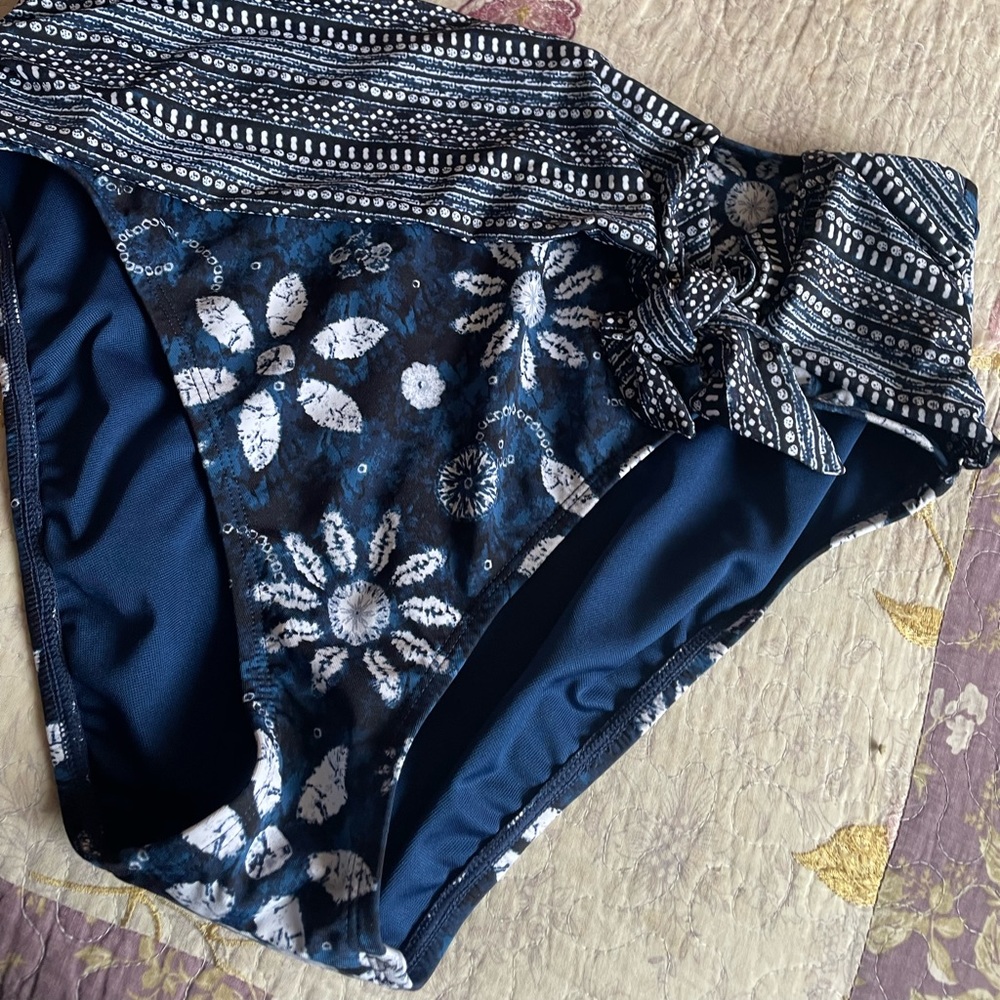 Bleu Rod Beattie swimsuit high waisted bottoms
